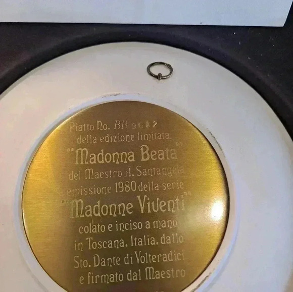 Madonna Beata Hand Carved Plate 1980 EUC with box and paperwork - Picture 4 of 6